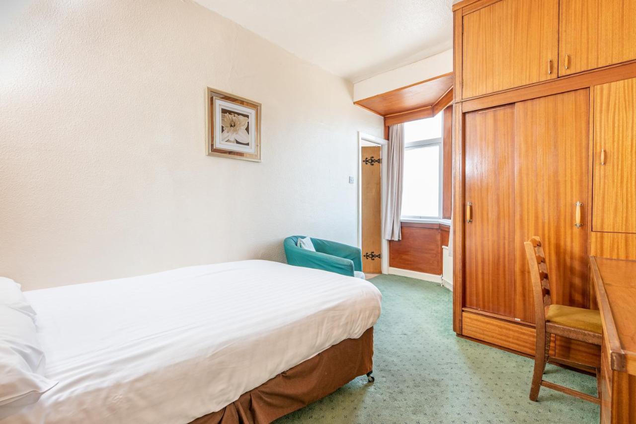 The Headlands 3*
