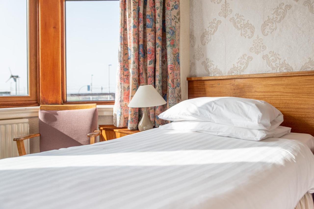 The Headlands 3*
