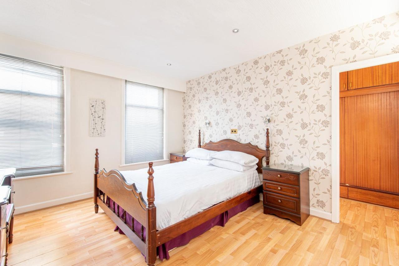 The Headlands 3*