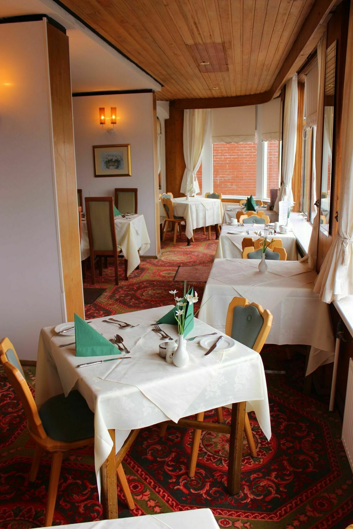 The Headlands 3*